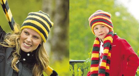 Supporta ditt lag med stickad mössa i lagets färger. Design: Järbo Garn AB