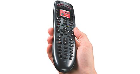 Frustrerad över högen av fjärrkontroller? Låt en enda kontroll sköta jobbet. Foto: Logitech