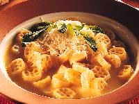 Salviakryddad buljong med pasta