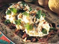 Basilikamos med strimlat kött