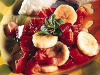 Lätta ägg med jordgubbssallad