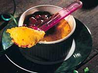 Saffranspuddingar med lingon