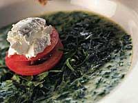 Spenatsoppa med mild fårost