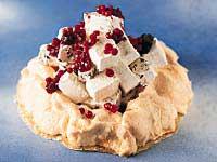 Maräng med glass och lingon