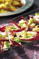 Endiveblad med getost