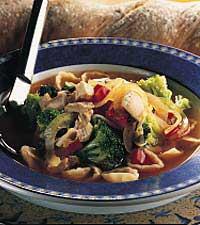 Rödgrön kycklingsoppa med pasta