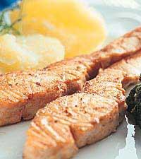 Stekt lax med lättstuvad spenat