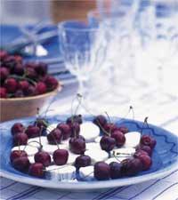 Körsbär med mjuk chèvre