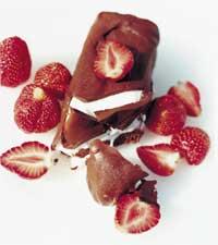 Hemlagad glasskaka med chokladöverdrag