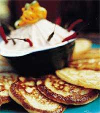 Tarama med grön och röd chili