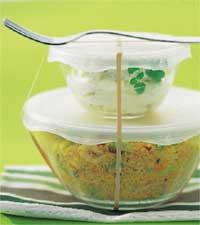 Saffranscouscous med räkor och avokado