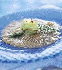 Limevodka-gravad lax med gurkspaghetti