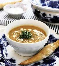 Tomat-, äppel- och sellerisoppa