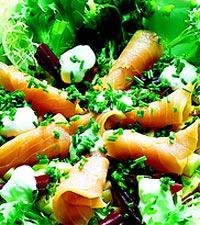 Laxsallad med rödbetor