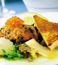 Laxtartar med basilika & vitlök