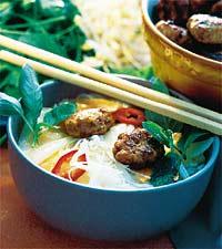 Pho med små färsbiffar