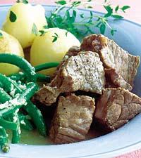 Kokt kött i ljus sås