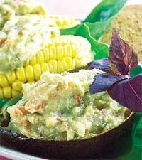 Majskolvar med skaldjursröra