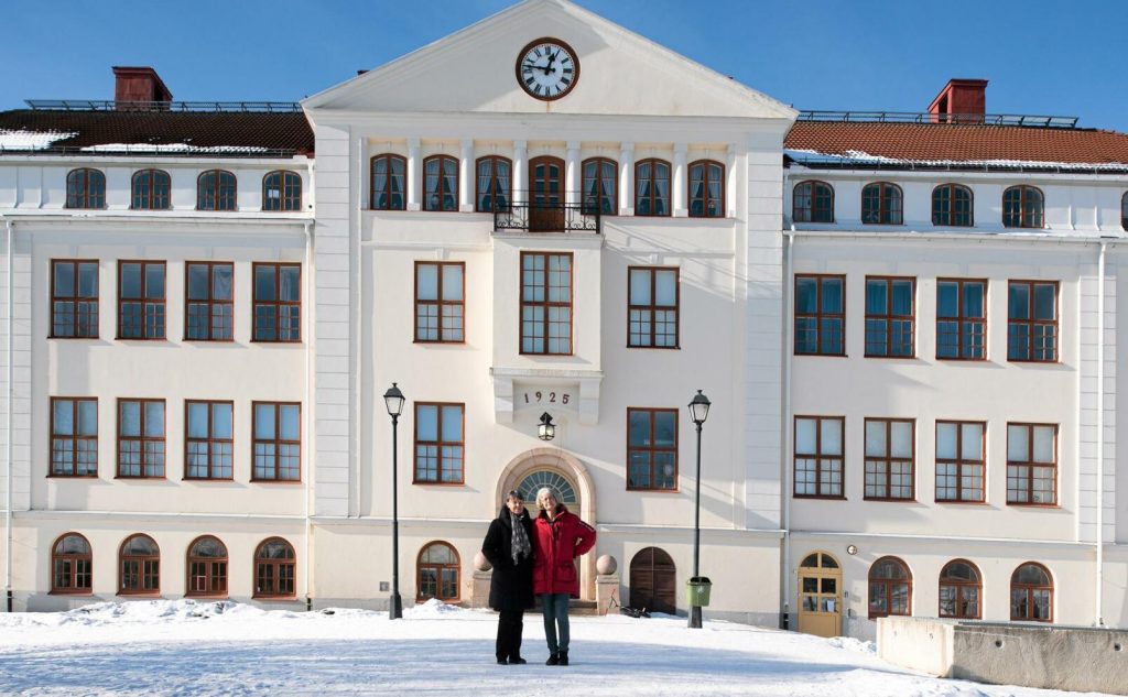 Med många decenniers sammanlagd erfarenhet vet Gunnel Thalén och Lotta Malmström hur man skapar arbetsro i ett klassrum. Foto: Philippe Rendu