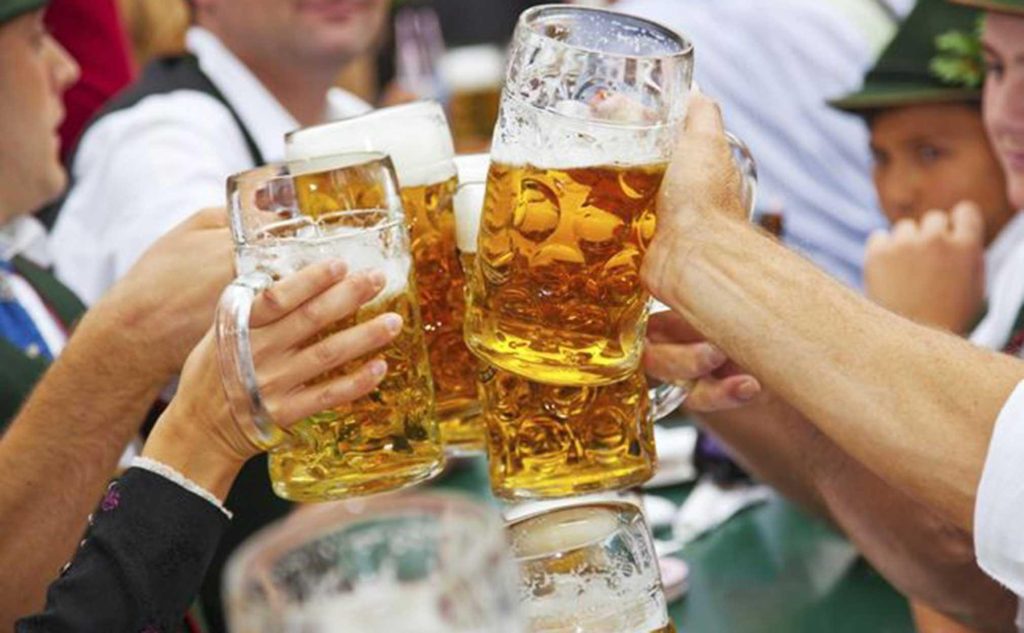 Vad är en sommar utan en ölfestival? Foto: Istock