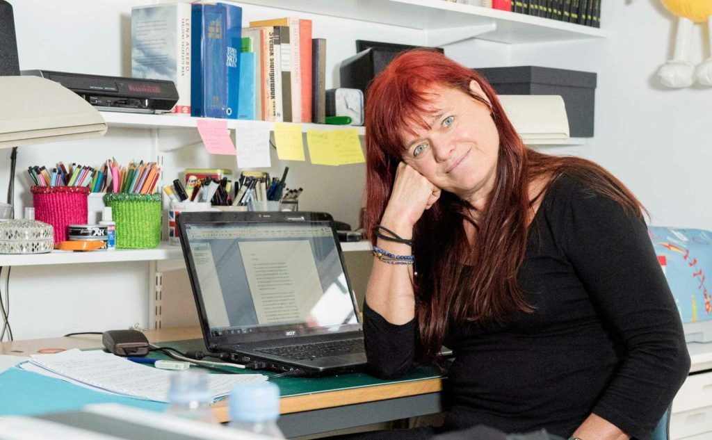 Serieveteranen Lena Ackebo har lämnat pratbubblorna bakom sig. Foto: Ann Jonasson