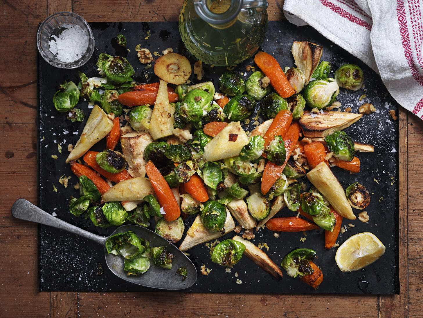 Rostade rotfrukter med brysselkål