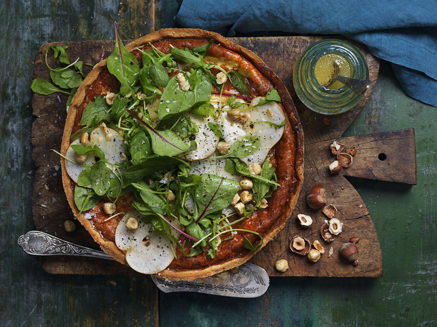 Ostpaj med salladstopping