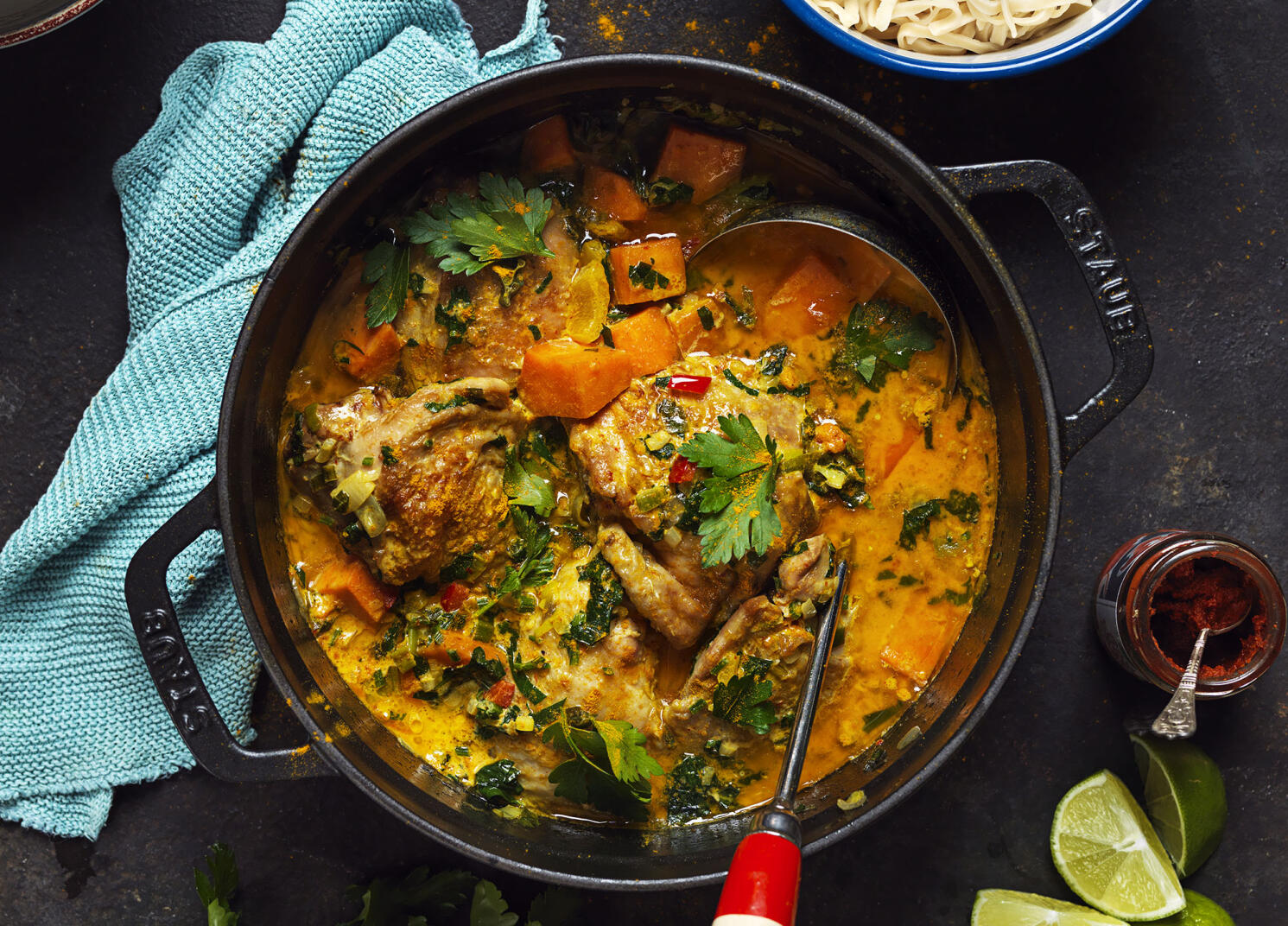 Kycklinggryta med röd curry