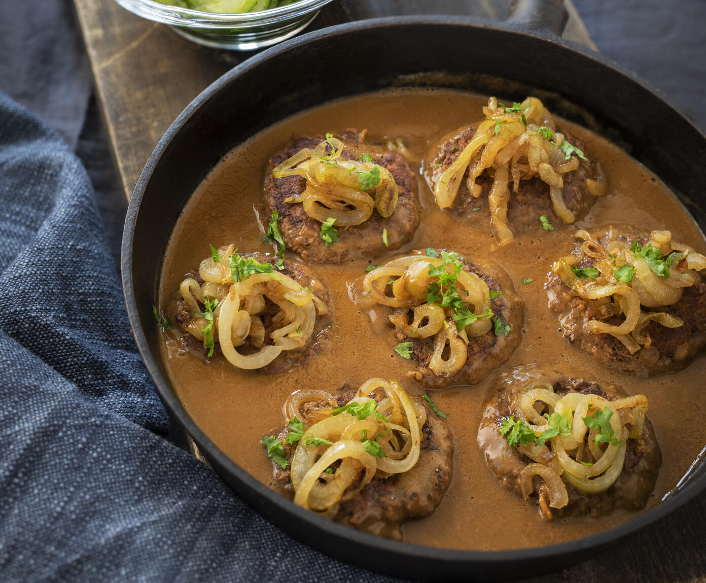 Nya husmanskosten – Vegopannbiff med pressgurka