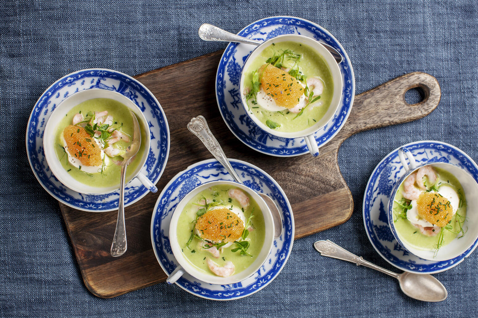 Grön ärtsoppa med räkor