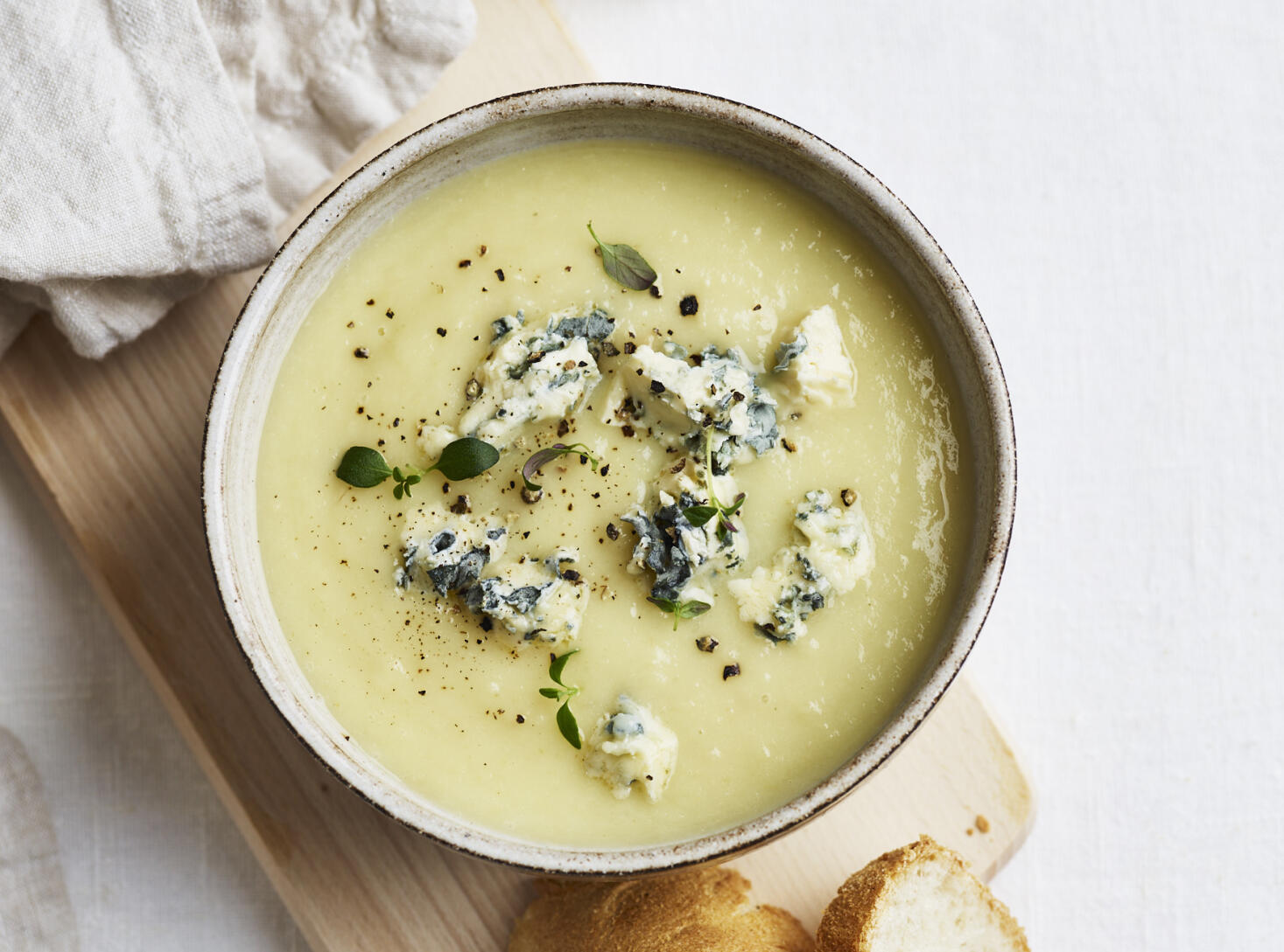 Rotsellerisoppa med vitt vin