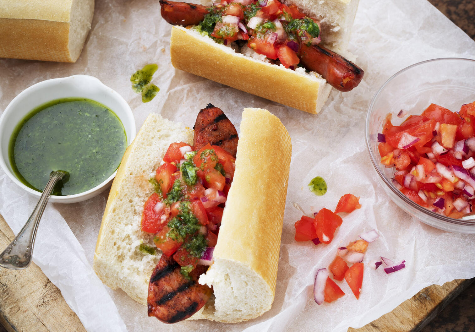 Choripan med tomatsalsa