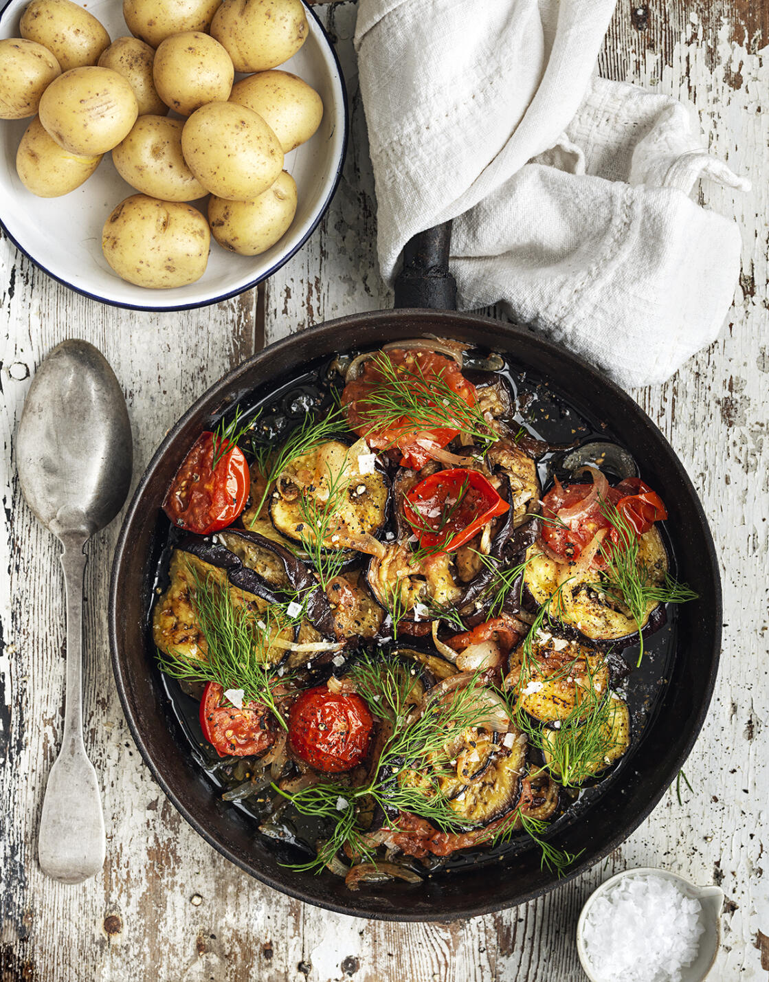 Auberginepanna med tomat