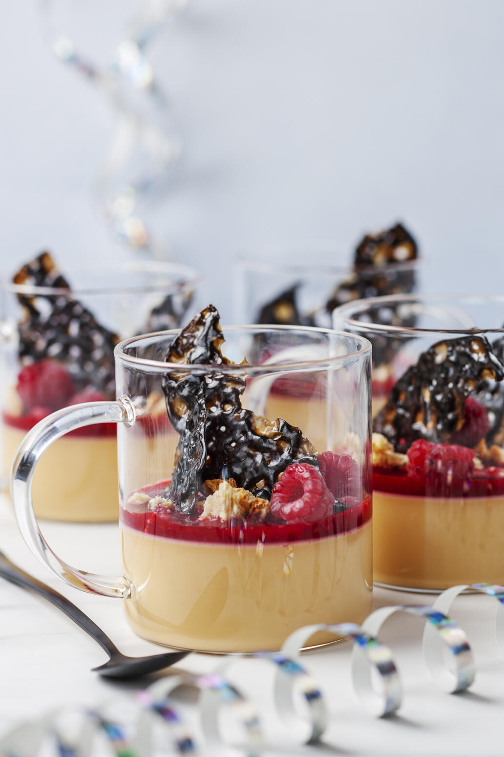 Saltkolapannacotta med lakritsskärvor