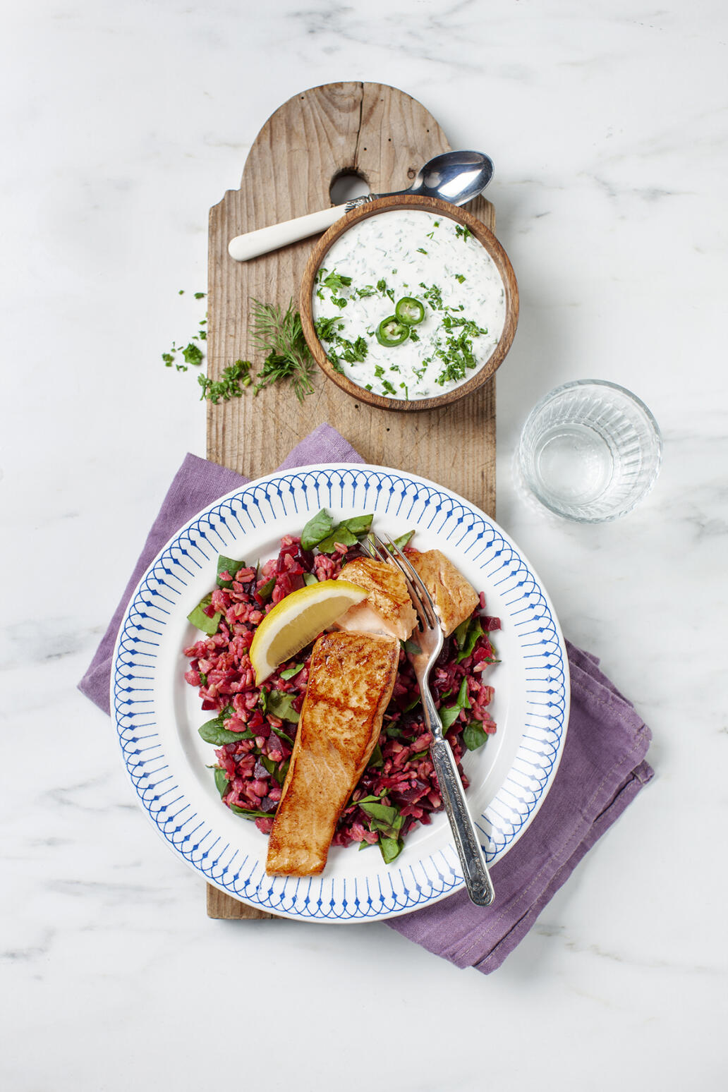 Rödbetshavre med stekt lax