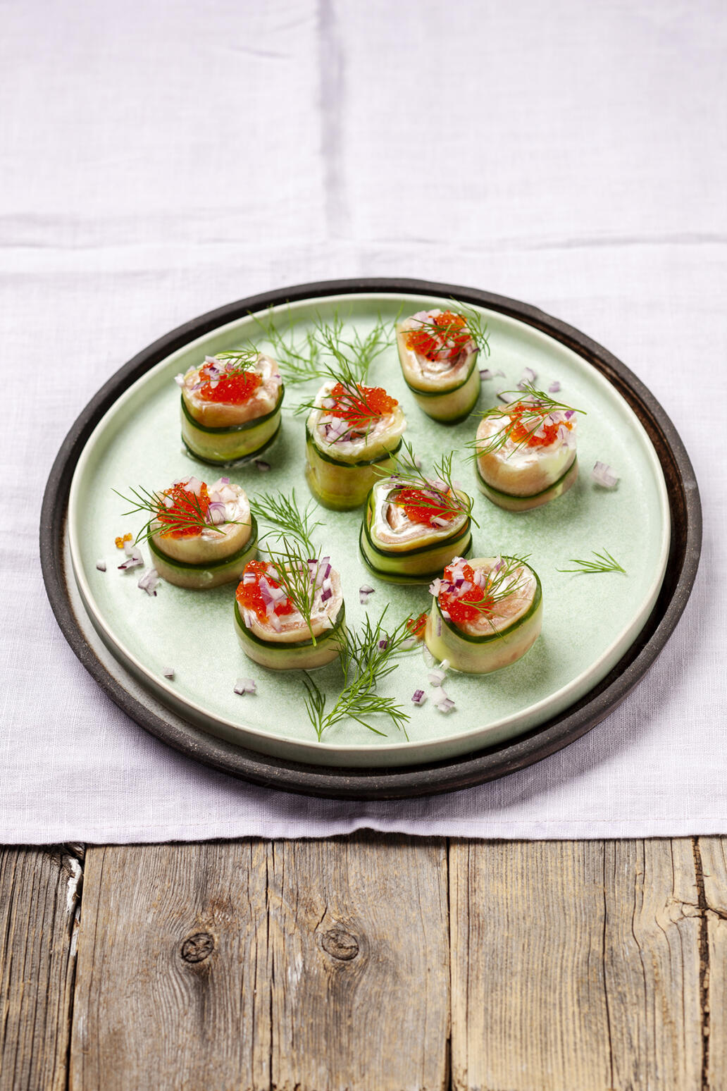 Gurkrullar med kallrökt lax