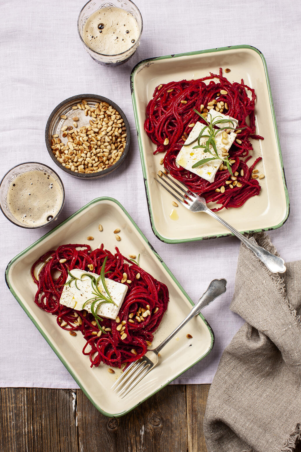 Spagetti med rödbetssås