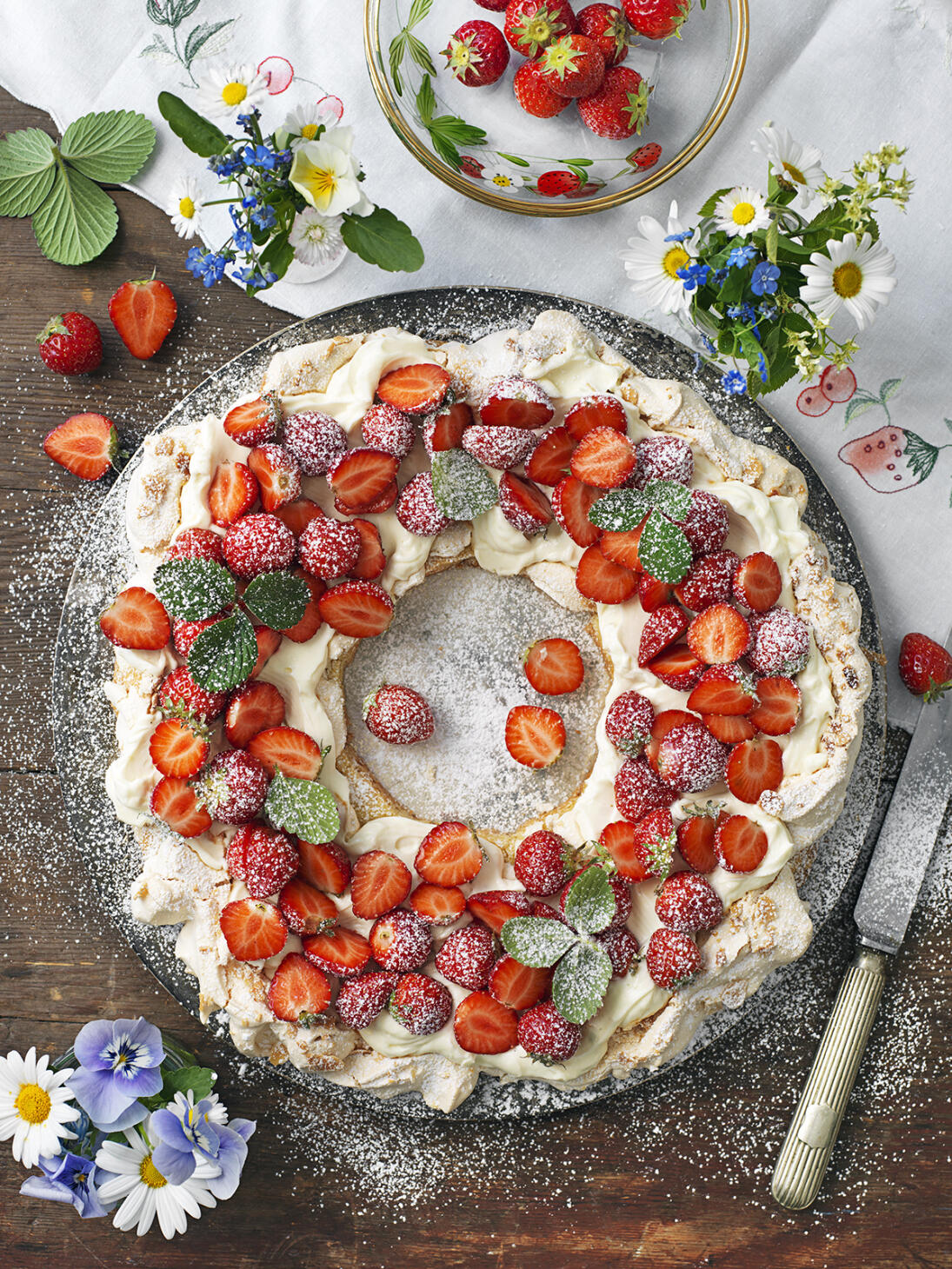 Sommarkrans med jordgubbar