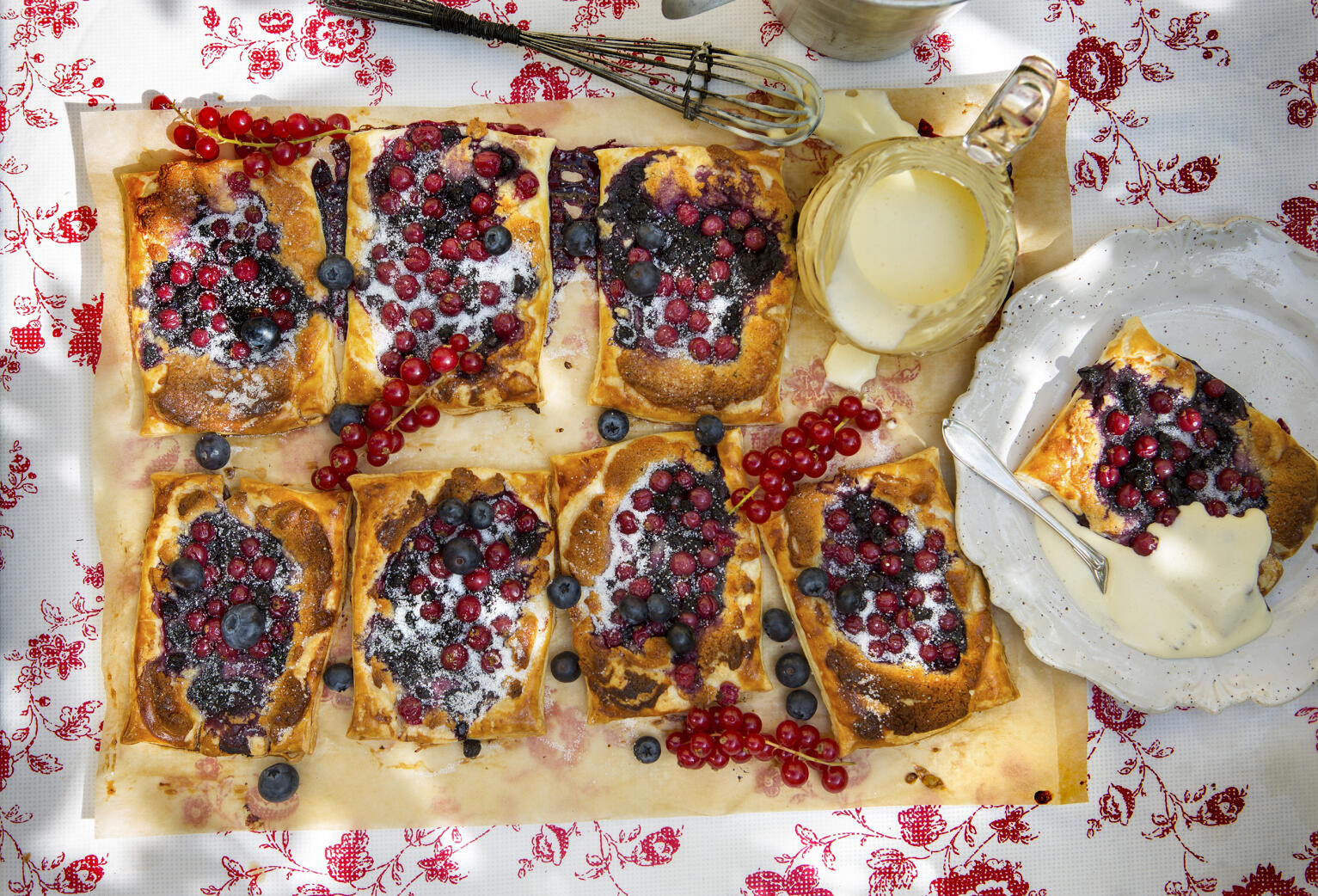 Frasiga flarn med sommarbär