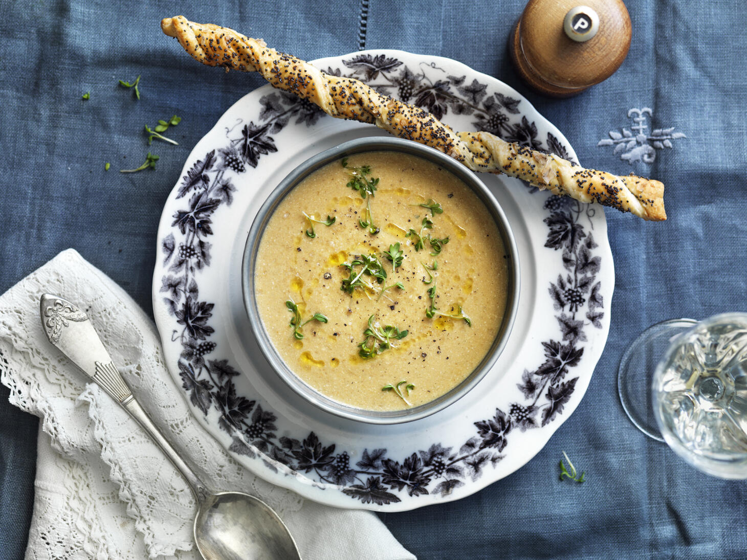 Soppa med skogssvamp