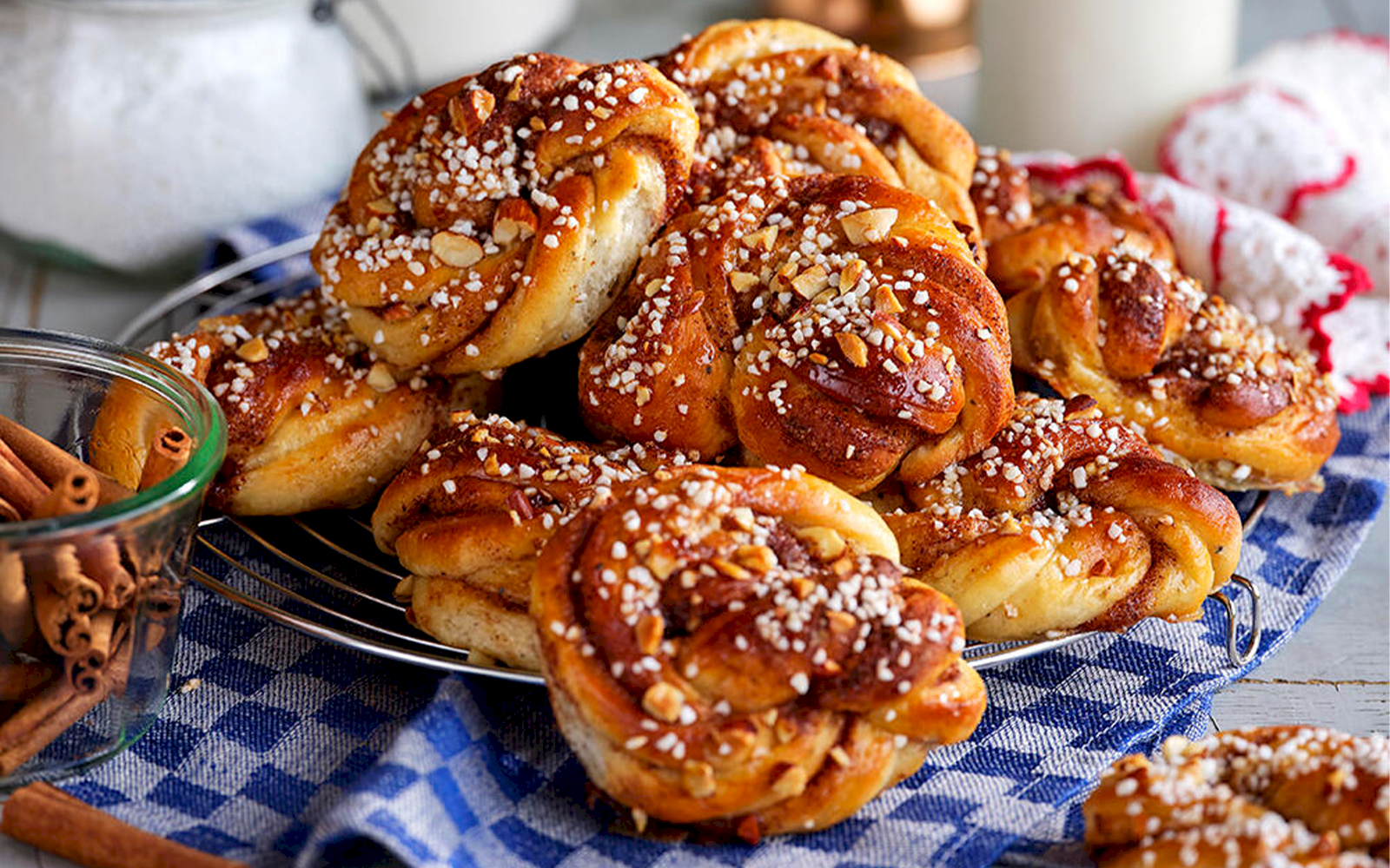 Vi firar Kanelbullens dag – 5 härliga recept