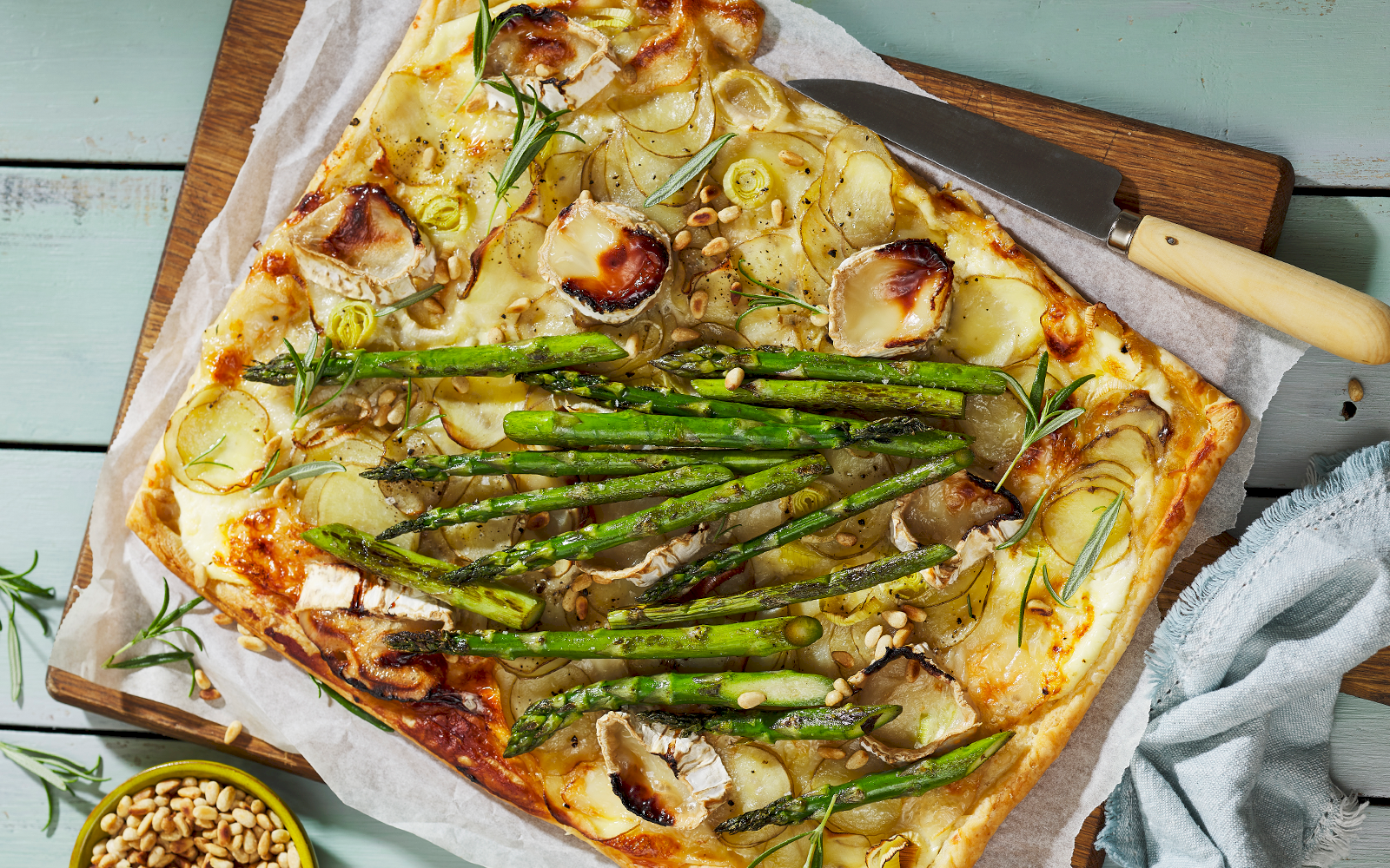 Paj med färskpotatis och getost