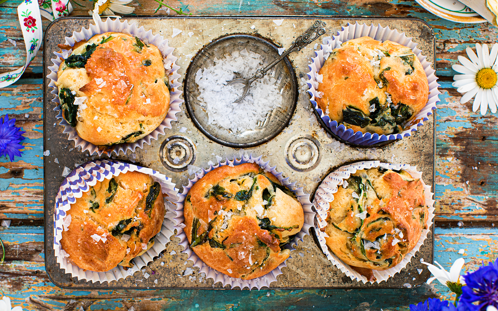 Matiga muffins med spenat och fetaost