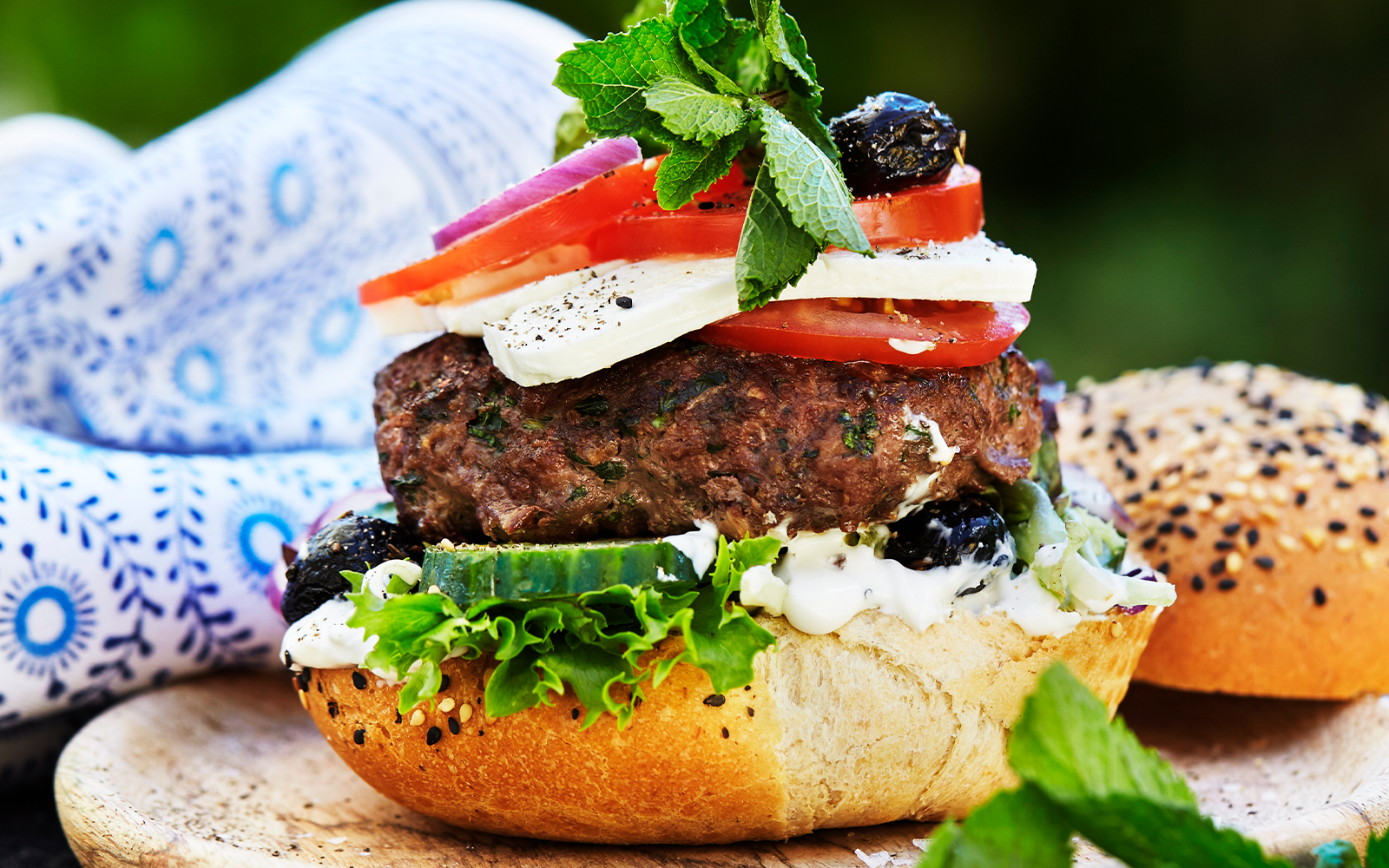 Lammfärsburgare med Medelhavssmaker