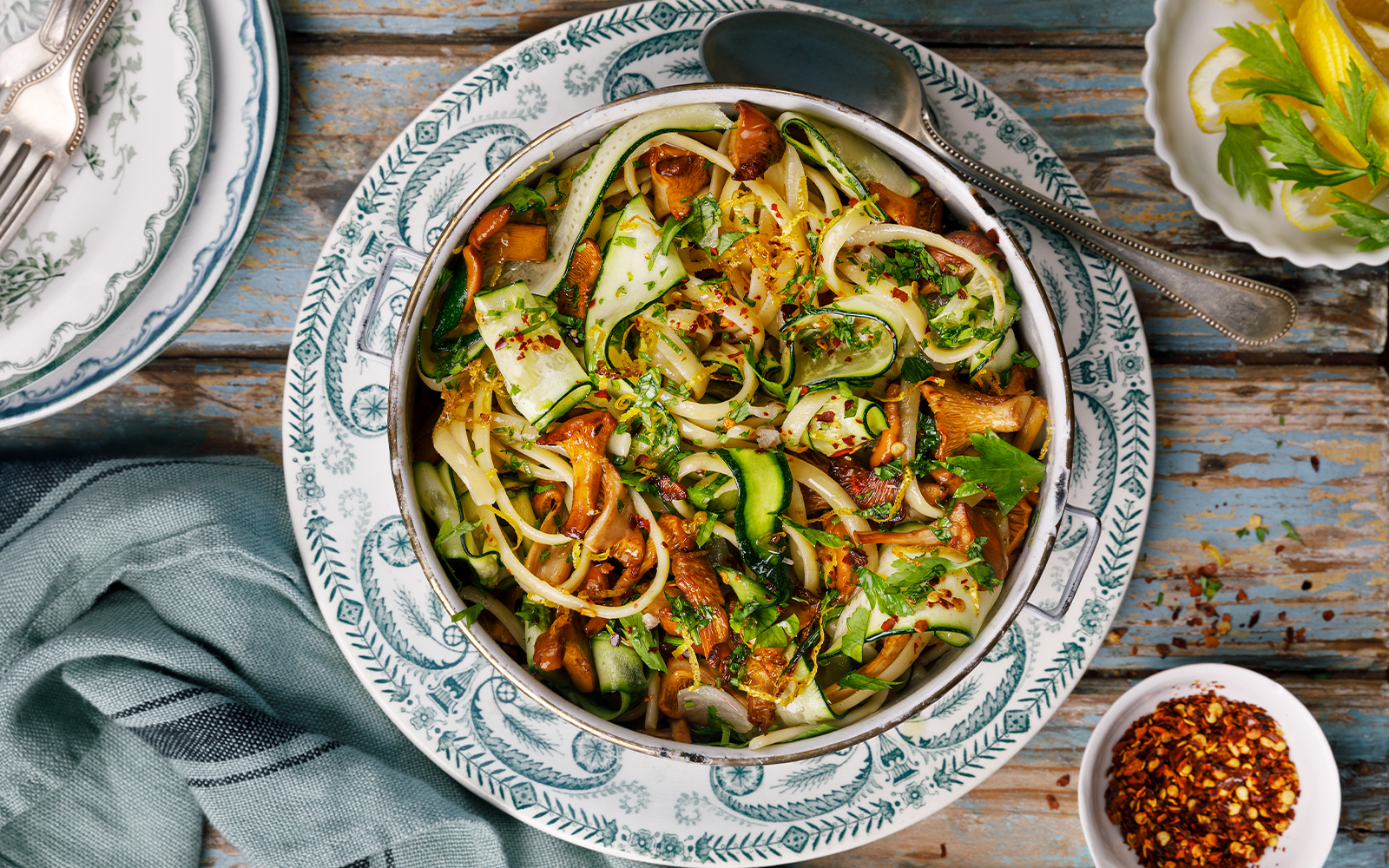 Snabblagad citrondoftande kantarellpasta