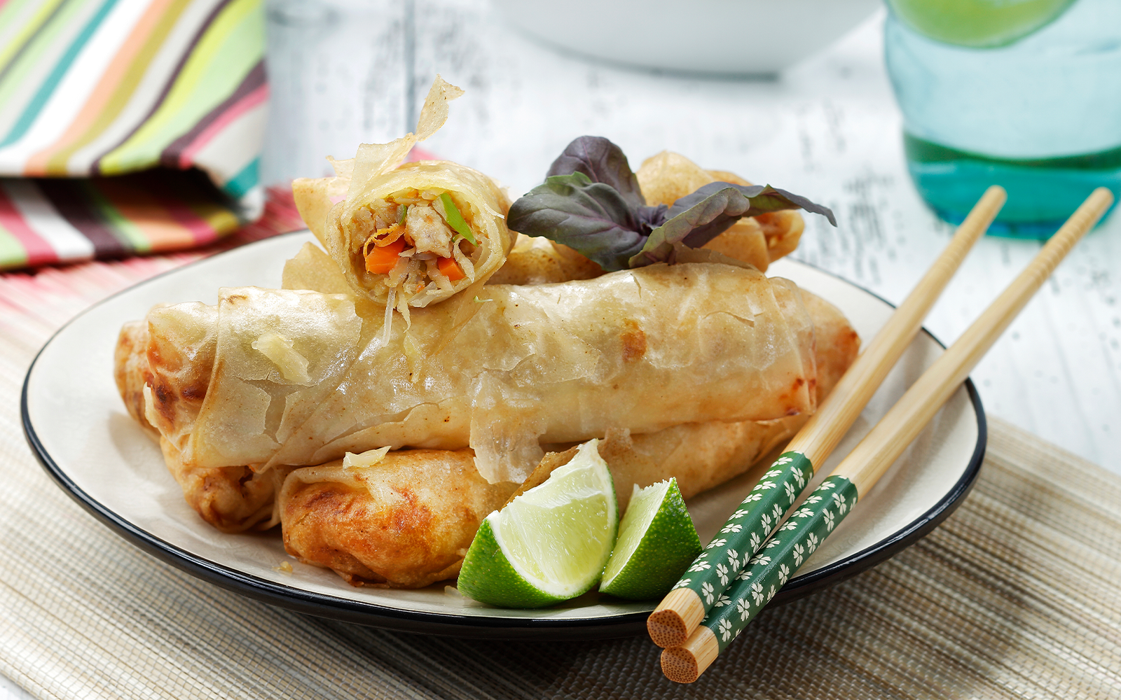 Krispiga vårrullar med kycklingfärs