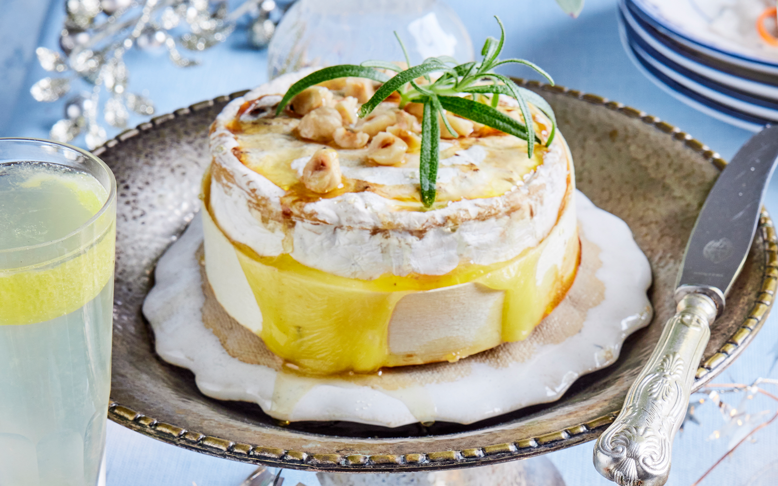 Ugnsbakad camembert med nötter