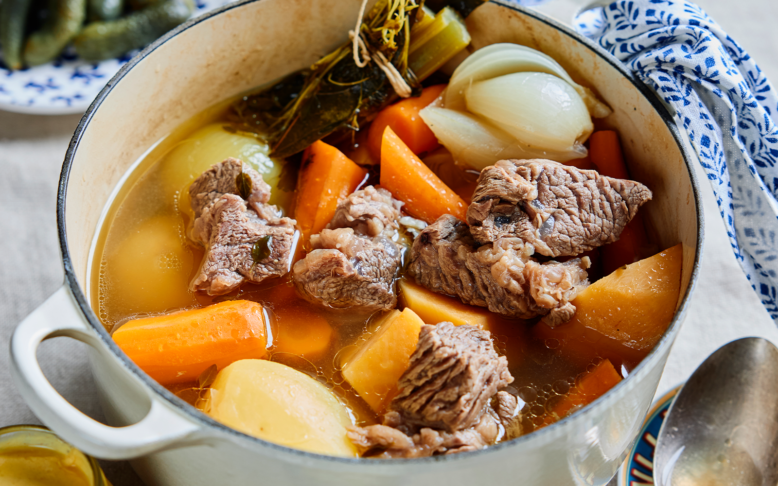 Fransk köttgryta med buljongkokta grönsaker