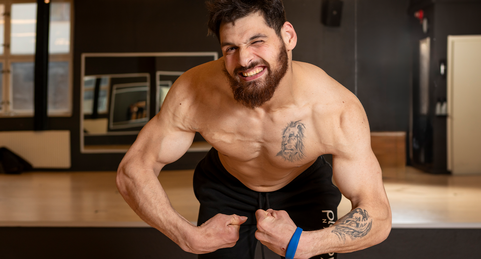 Adam Mellouk är SM-mästare och cp-skadad: ”Jag är den enda bodybuilder som får äta pizza på diet”