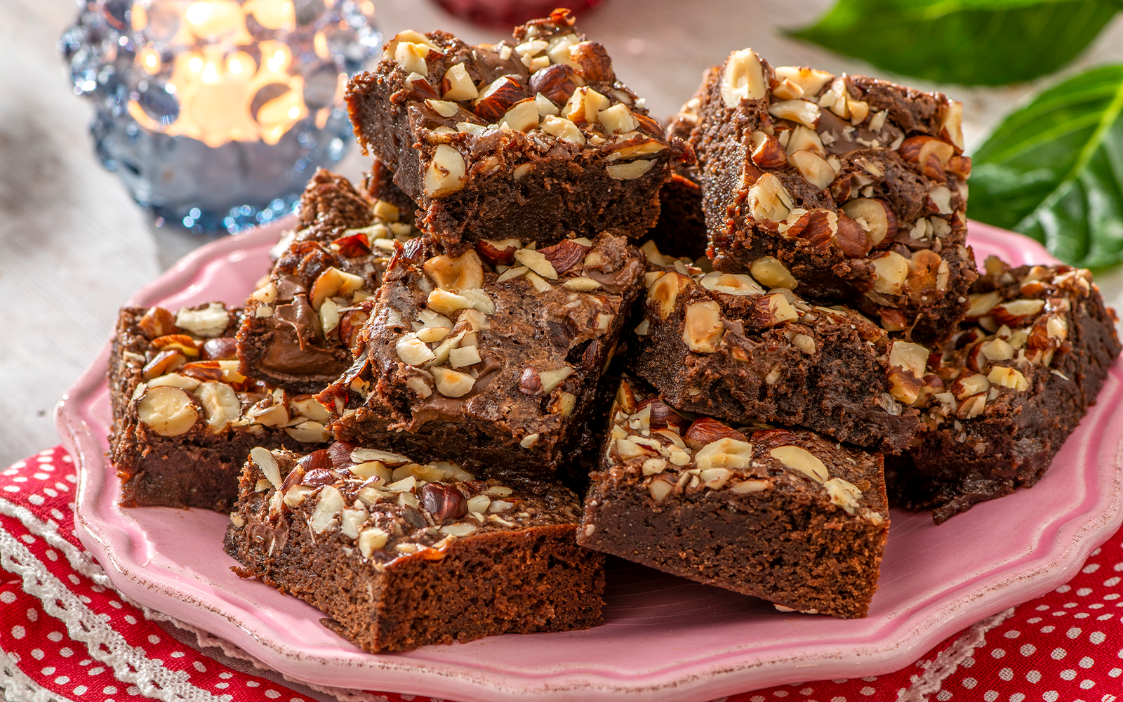 Brownie med nutella och hasselnötter